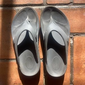 Oofos grey sandals